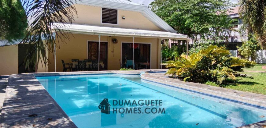 – S O L D –  FULLY FURNISHED 3 BEDROOM HOME WITH SWIMMING POOL